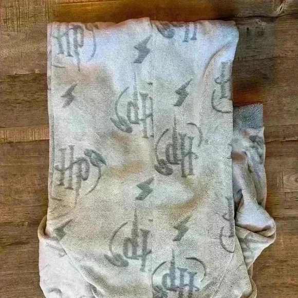 World of Harry Potter women’s size small gray onesie, footless, unworn, cozy - Picture 6 of 6